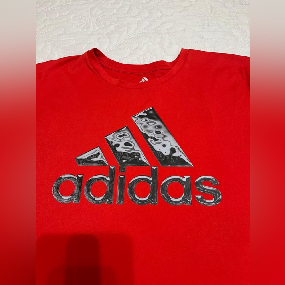 (11) Adidas Men's Red T-Shirt - Picture 9 of 10